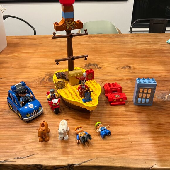 Duplo Legos - boat, car, motorcycle, 6 characters - Picture 3 of 4